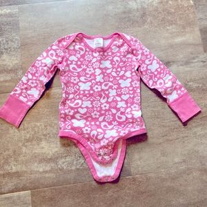 Gently Used Hanna Andersson Baby Bodysuit in Organic Cotton Size 90 (US Size 3)